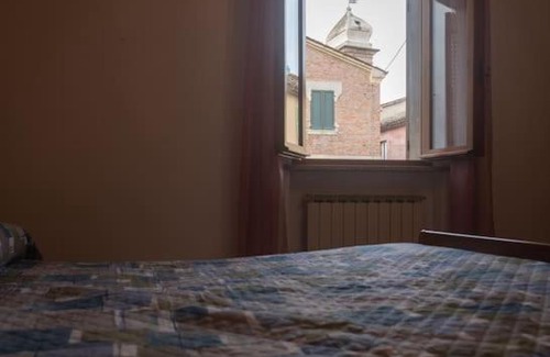 Fossombrone House | Nel tranquillo centro d'Isola