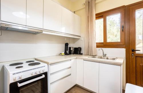 Kakovatos Apartment | Nelly's Place Garden house 2