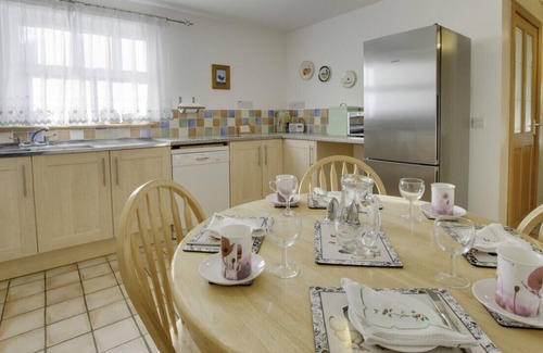 Lanehead House | Nellys Cottage - Three Bedroom House, Sleeps 6