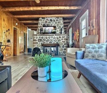 Riviere-Rouge Ski Chalet | Nelson Log Cabin in Rivière-Rouge