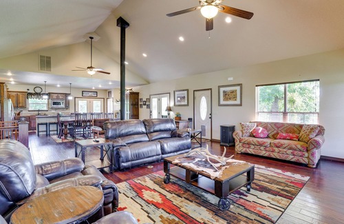 Newton County House | Neosho Home on 90 Acres w/Private Pool & Fire Pit