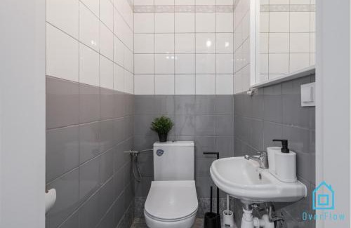 Siedlce House | Neptune Room - 15 min to Old Town Gdansk