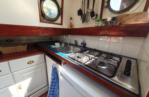 Boornzwaag Boat Rental | Nescio - Unique overnight stay on the water