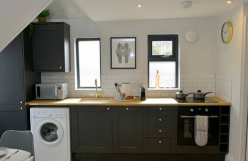 Huntingdon House | Nest House, Free Parking Super cosy one bedroom