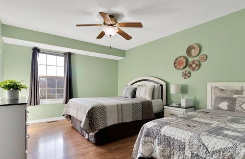 Jeffersontown House | Nestled in a Cul-de-sac + Netflix