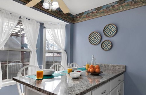 Jeffersontown House | Nestled in a Cul-de-sac + Netflix