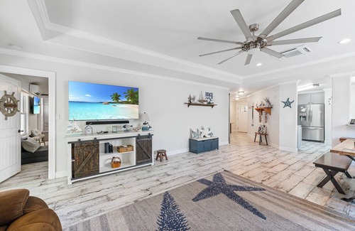 Port Aransas House | Nestled in downtown Port Aransas and just minutes from the beach