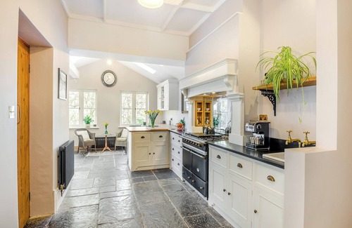 Axbridge Cottage | Nestled in the glorious Somerset countryside with views of the Mendips.