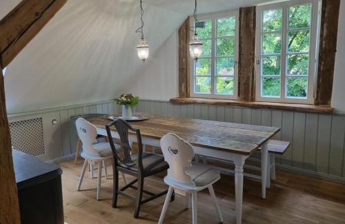 Lachendorf Apartment | NEU! Alte Schule Jarnsen Oberstübchen mit Balkon