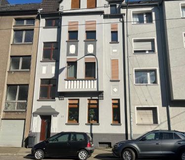 Holsterhausen Apartment | NEU Life&Work 2-4-Betten mit Stehschreibtisch am Uni-Klinikum