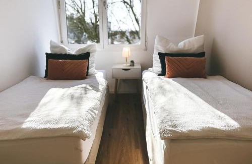 Holsterhausen Apartment | NEU Life&Work 2-4-Betten mit Stehschreibtisch am Uni-Klinikum