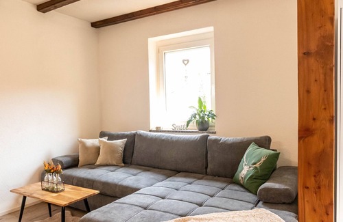 Wildflecken Apartment | Neue, Gemütliche Ferienwohnung mit Großer Terrasse