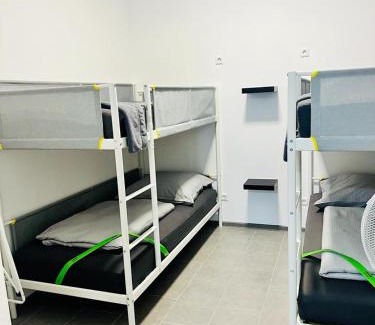 Freiberg am Neckar Apartment | Neuwertiges Apartment mit schnellem WLAN, Netflix, Glasfaser, Kostenlose Privatparkplatz auch für Transporter geeignet R20
