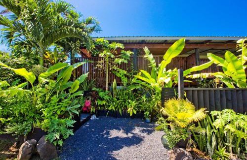 Kiikii Tapere House | Nevaeh Holiday Home plus Pool