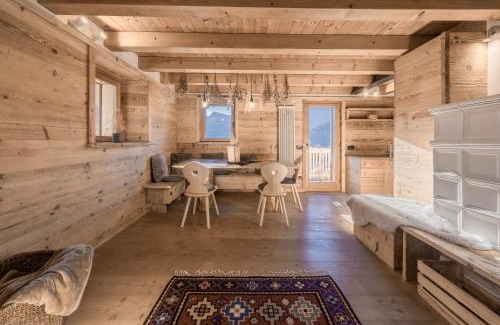 San Vito di Cadore Apartment | NeveSole Chalet - Charming Flat Near Dolomiti Ski Slopes