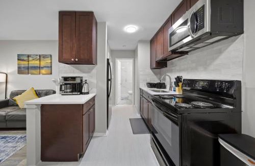 Hazel Park Apartment | New 1BD Apartment Near Ferndale