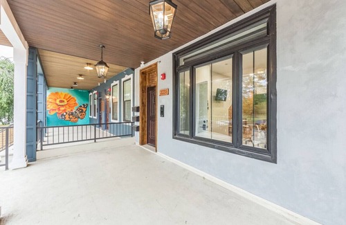 North Philadelphia West Apartment | New 2/2 Across from Fairmount Park | 10 Mins to DT
