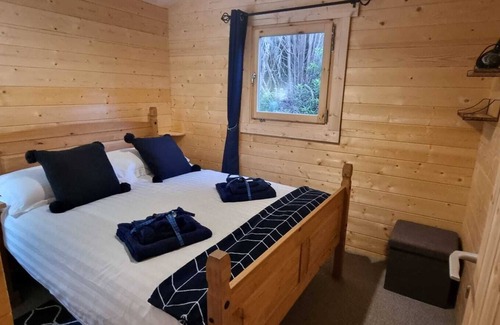 Innellan Cabin | New 2 bed Lodge near Dunoon on the Shore Front