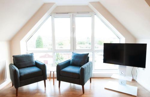 Burton on Trent Apartment | *New* 2-Bed Modern Apartment
