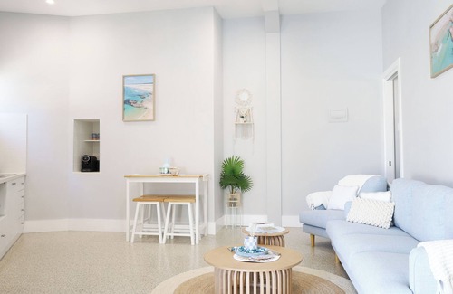 Anna Bay House | NEW 2 bed, walk to everything!