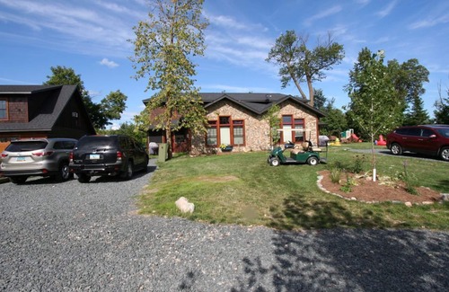 Bemidji Cabin | New 2 Bedroom/2 Bathrooms/Jacuzzi Tub