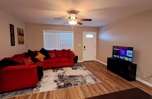 Manchester Apartment | New 2-bedroom apartment in the heart of Manchester close to I-24.