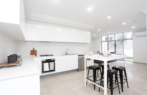 Penrith Apartment | New 2 bedroom Apartment for 7 People