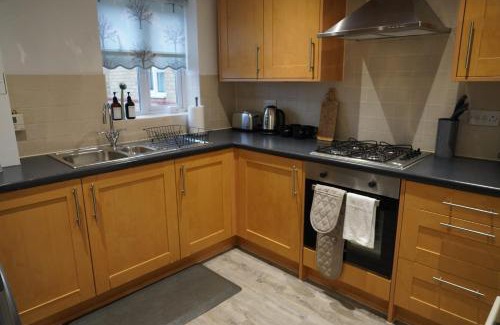 Heaton Apartment | NEW 2-Bedroom - Parking - Ideal4Family