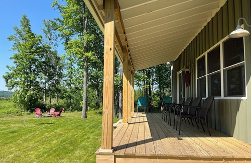 Town of Jerusalem Cottage | New 2024 Firefly Cottage in the heart of the FingerLakes. Amazing Vineyard views