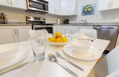Saint John House | New 2BD Condo UNB Hospital Golf Patio Coffee