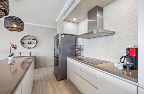 Sero Colorado Condo | New 2BR Oceanfront Condo|Walk Rodgers&Baby Beach