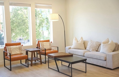 Midvale House | New 4-bedroom townhome in Midvale, near Trax, Ski, Airport
