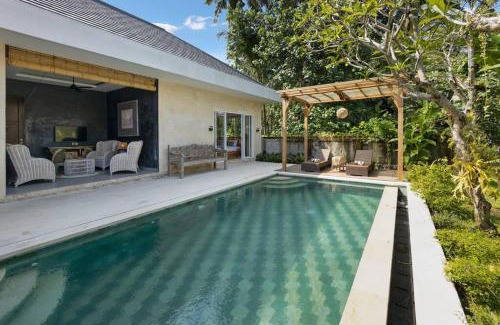 Pejeng Villa | New 4 BR Villa surrounded by Jungle and Ricefields