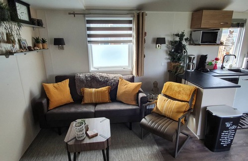Oostkapelle Ski Chalet | New! 4 persons vacation chalet on a family campsite in Oostkapelle.