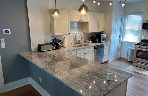Eastside House | New 5 Bed 2 Bath near Syracuse University and Downtown with Plenty of Parking