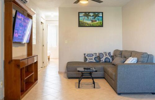 Puente del Mar Apartment | New Acapulco Retreat Garden Pool & Gym