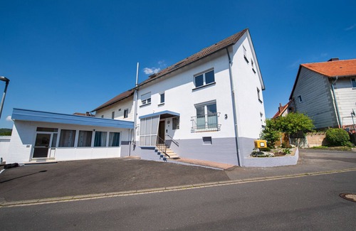Baunatal House | New accommodation directly adjacent to Kassel (up to 18 pers.)