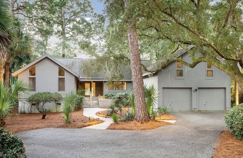 Vanderhorst Plantation House | NEW! Adorable home close to beach with gorgeous lagoon and golf course view