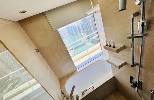 Dubai Marina Apartment | New Age Vacation Homes - 2BR in The Address Dubai Marina Mall Hotel