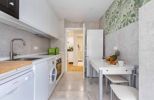 San Sebastian Apartment | New Amara Suite Friends & Families (+ Parking)