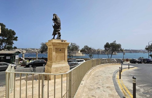 Valletta Apartment | New and Modern Valletta 3 Bedrooms 3 Bathroms Flat