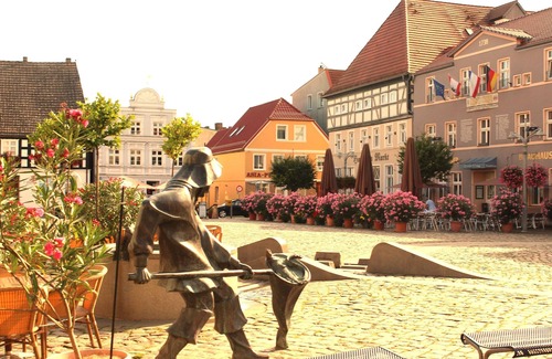 Vogelsang-Warsin Apartment | NEW apartment just 8 minutes to the beach, in the midst of a idyllic garden