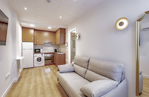 Rejas Apartment | New Apartment Madrid Feria 103