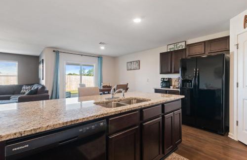 Tuscaloosa House | New Bama Retreat Sleeps 8