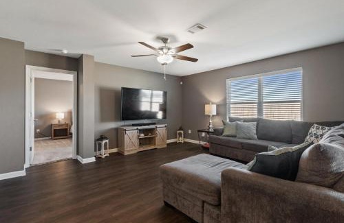 Tuscaloosa House | New Bama Retreat Sleeps 8