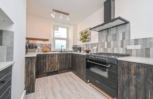 Westward Ho Apartment | NEW! Beach vibe - walk to Westward Ho!