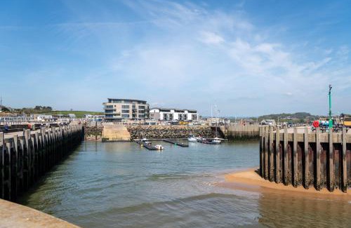 West Bay Apartment | NEW Beachfront Apartment slps 4, West Bay, Dorset