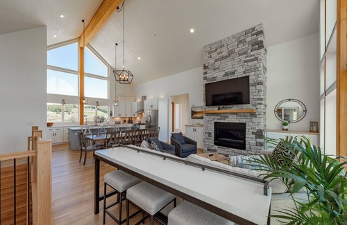 Waterfront Greens House | New! Birdies, Boats And Bobbers: Lake Access, Hot Tub, Indoor Pool!