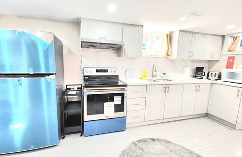 Toronto Apartment | New bright lower legal unit apartment
