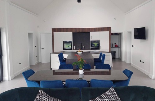 Dromore House | New build contemporary home - close to many golf courses